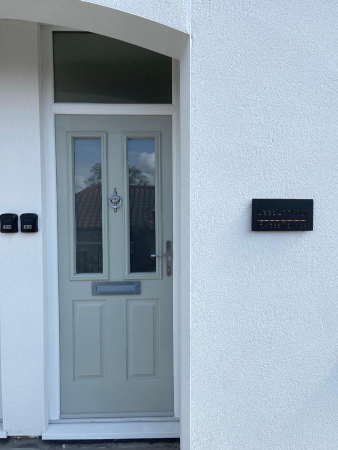 Lees Lookout Holt ,2 Bedroom Luxury Apartment With Private Parking Exterior foto