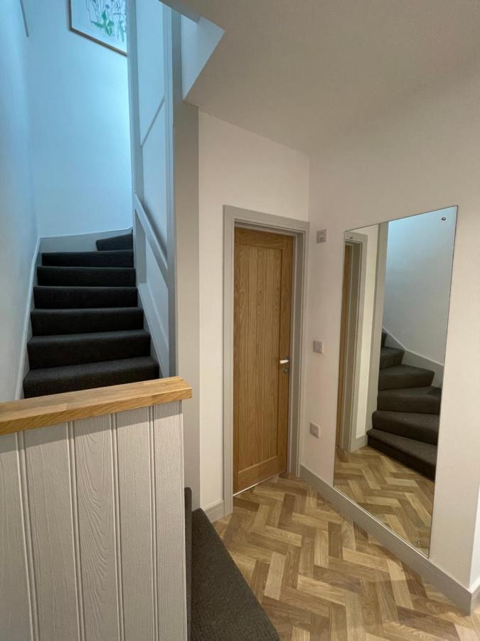 Lees Lookout Holt ,2 Bedroom Luxury Apartment With Private Parking Exterior foto