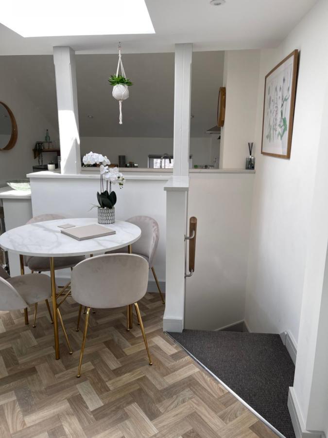 Lees Lookout Holt ,2 Bedroom Luxury Apartment With Private Parking Exterior foto